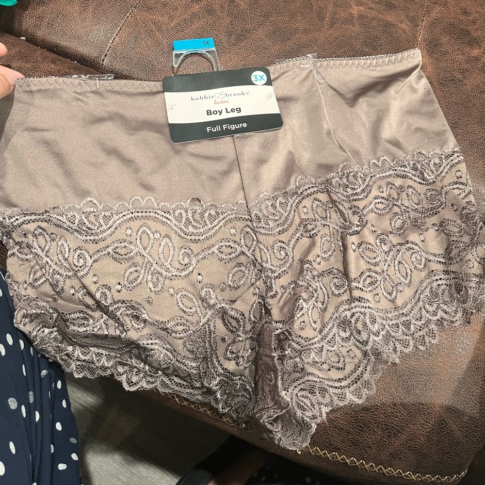🎀Bobbie Brooks Lace Boy Leg Panties - Taupe